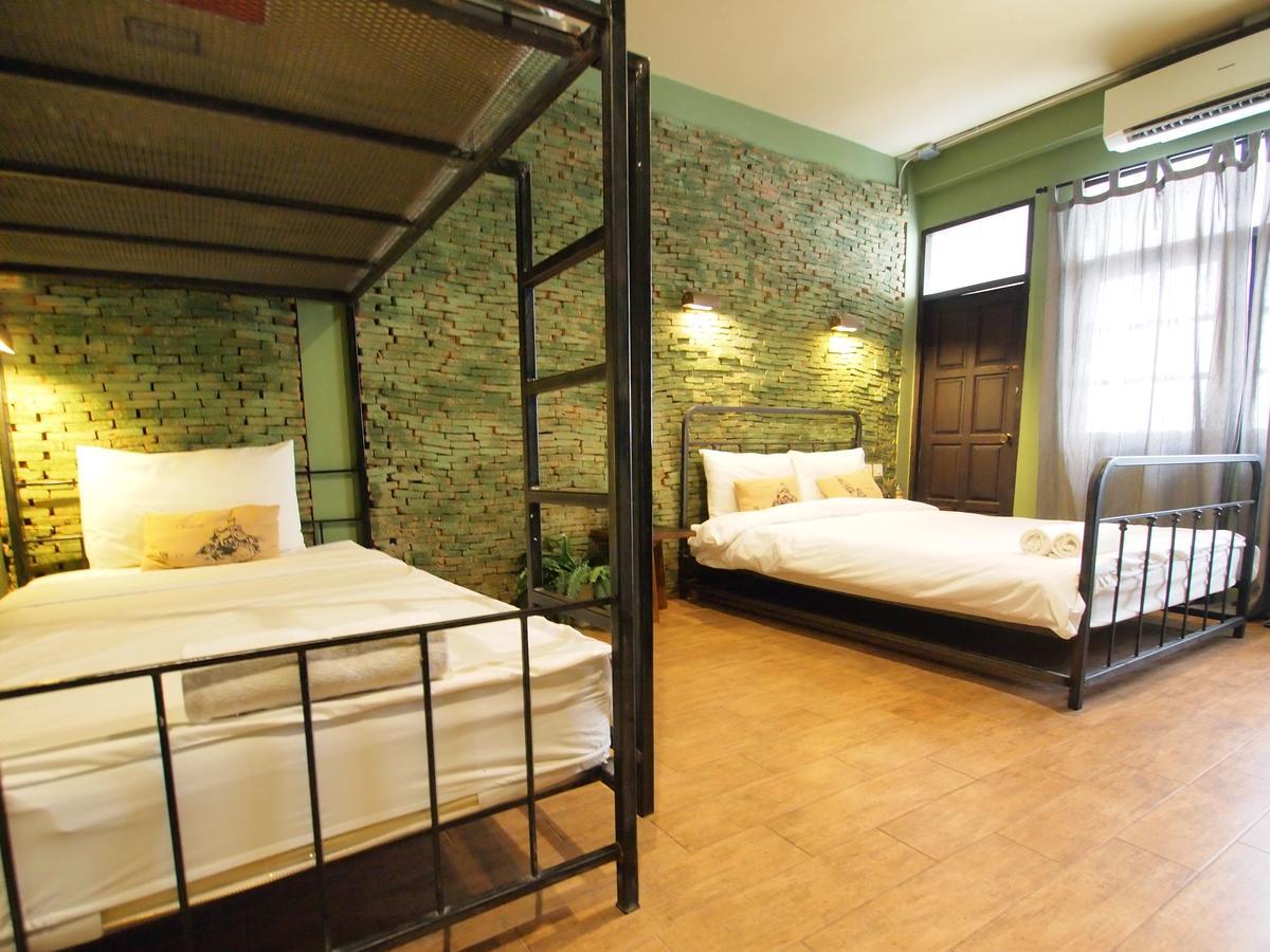 Niras Bankoc Hostel Bangkok Exterior foto